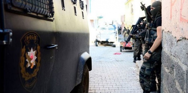 Cizre’de iki asker, Sur’da bir polis hayatını kaybetti