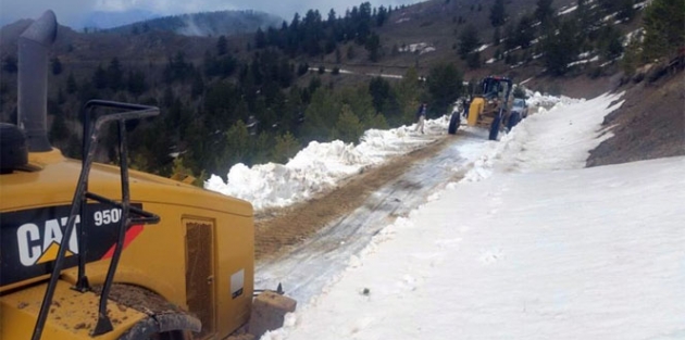 Erzurum'da mayıs ayında kar mücadelesi