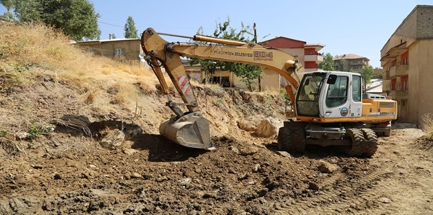 Esenyurt Mahallesinde Yol genişletme çalışması