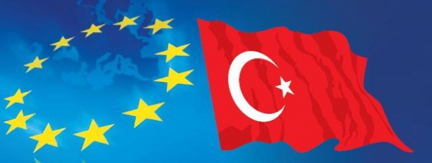 Hakkari’de 6 katlı binada çıkan yangın korkuttu