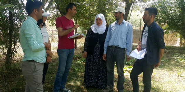 Hakkari’de mühendisler çiftçilere rehberlik yapıyor