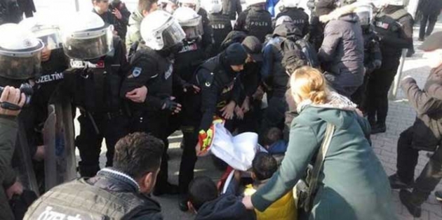 Hasan Ferit Gedik davası: Yine ertelendi, desteğe gelenler gözaltına alındı