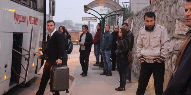 İşçiler AKP'nin 'asgari ücret 1300 TL olacak' vadini talep ediyor: Vaatler gerçekleşsin