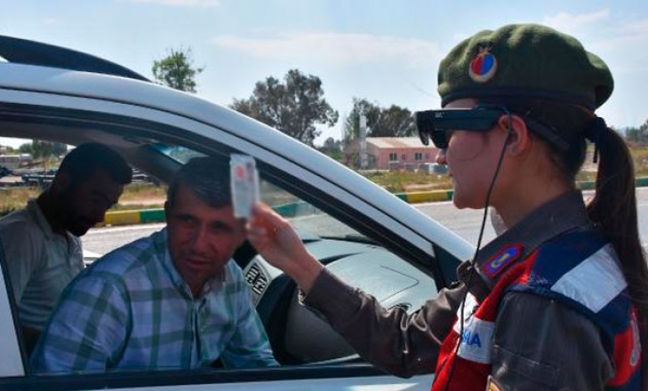 İzmir'de jandarmadan yeni nesil teknoloji ile uygulama