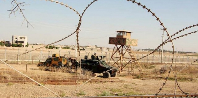 Kilis'te bir ev Suriye'den vuruldu!