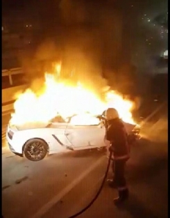 Lüks otomobilde feci ölüm!