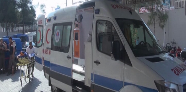 Minibüs ile öğrenci servisi çarpıştı: 30 yaralı