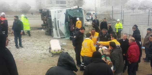 Okul servisi devrildi: 15 öğrenci yaralandı