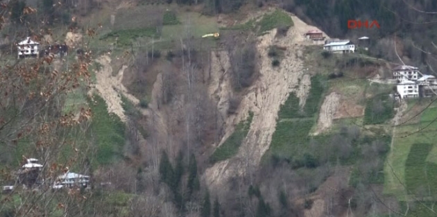 Rize’de bir köy kayıyor!... 4 ev boşaltıldı, 60'a yakın ev tehlike altında!