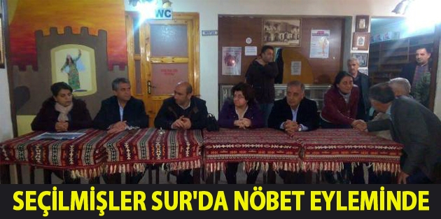 Seçilmişler Sur'da nöbet eyleminde