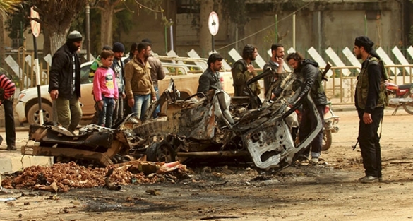 Suriye yönetiminden İdlib'e yoğun hava saldırısı