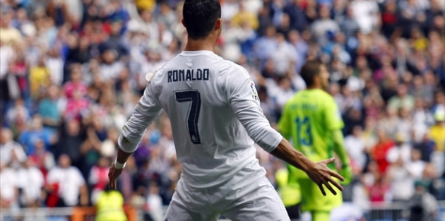 TARİHE GEÇTİ! Yine Ronaldo...