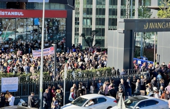 CHP İstanbul İl Başkanlığı önünde protesto