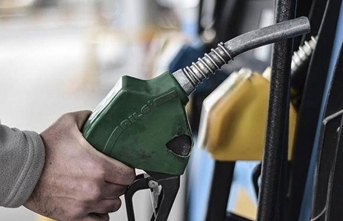 Benzin ve motorine bu gece zam bekleniyor