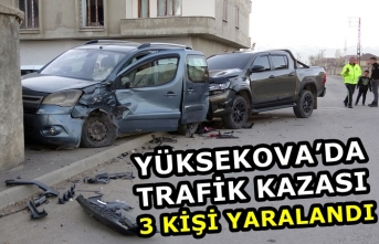 Yüksekova’da Trafik Kazası: 3 Kişi Yaralandı