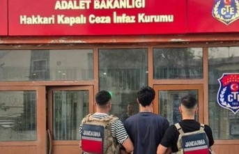 Hakkari'de araması bulunan 2 kişi yakalandı