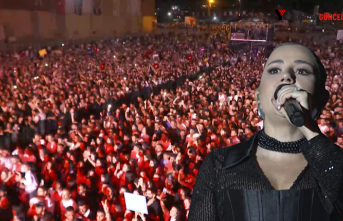 Merve Özbey Yüksekova'da konser verdi