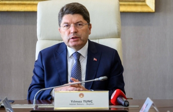 Yılmaz Tunç: Darbe anayasasıyla yönetilmekten...