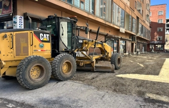 Yüksekova’da Yol Çalışmaları Hız Kesmeden Sürüyor