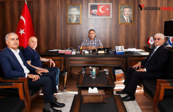 Yüksekovalı Heyet Hakkari Rektörü Prof.Dr.Musa Gençcelep’i Makamında Ziyaret Etti