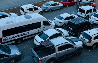 Yüksekova'nın Kalbi Otoparka Döndü: İşlek...