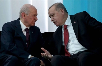 Bahçeli'nin danışmanı Çiçek'ten Yeni Şafak'a: Cumhur İttifakı birlikteliğinden ve MHP’den rahatsız oldukları deşifre oldu!