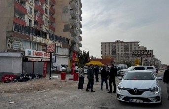 Mardin'de bir çift ile 5 yaşındaki çocukları...