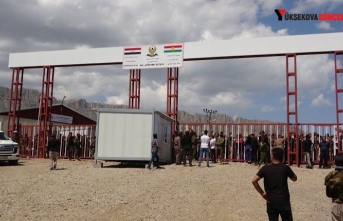 Derecik Gümrük Sınır Kapısı 1 Günlüğüne Yolcu Geçişlerine Kapatılıyor