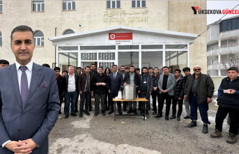 Yüksekova’da cuma namazı sonrası cemaate keledoş...