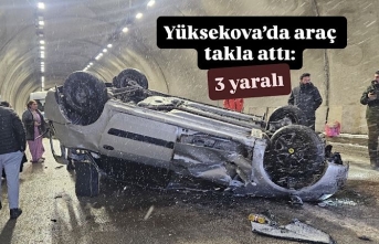 Yüksekova’da araç takla attı: 3 yaralı