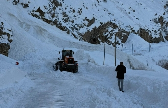 Hakkari-Yüksekova Karayolu Ulaşıma Kapandı