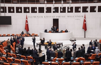 İddia: Anayasa değişikliği için 400 milletvekiline transferlerle ulaşılacak