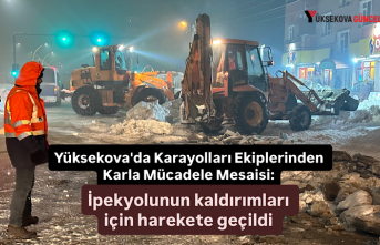 Yüksekova'da Karayolları Ekiplerinden Karla...