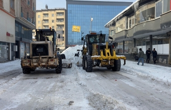 Yüksekova’da Karla Mücadele Çalışmaları Aralıksız...