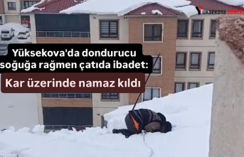 Yüksekova'da dondurucu soğuğa rağmen çatıda...