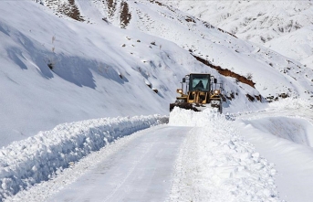 Hakkari’de 13 Köy ve 32 Mezra Yolu Ulaşıma Kapandı