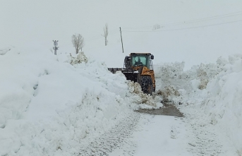 Hakkari’de 74 Yerleşim Yerinin Yolu Ulaşıma Kapandı