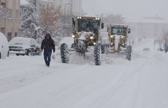 Hakkari’de Kar Nedeniyle 61 Yerleşim Yerinin Yolu Ulaşıma Kapandı