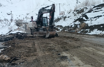 Hakkari’de Otluca Köyü Yolu Onarılarak Yeniden...