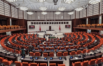 Meclis yeniden toplanıyor: Milyonları ilgilendiren yasal düzenlemeler görüşülecek