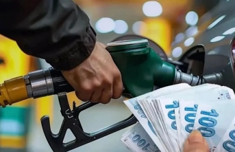 Tabela gece yarısı değişti: Motorine dev zam geldi!