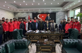 Yüksekova Belediye Spor’dan Eşbaşkanlara Bayram Ziyareti
