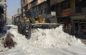 Yüksekova belediyesi ve karayollarından ortak mesai