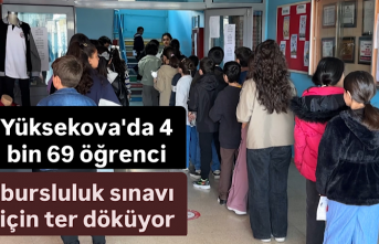 Yüksekova'da 4 bin 69 öğrenci bursluluk sınavı için ter döküyor