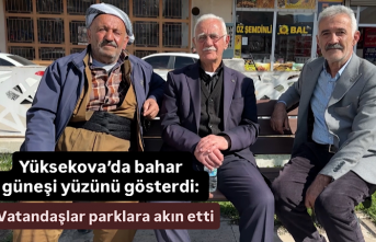 Yüksekova’da bahar güneşi yüzünü gösterdi: Vatandaşlar parklara akın etti