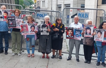 Cumartesi Anneleri 1107’nci haftada Veysel Güney’in mezar yerini sordu