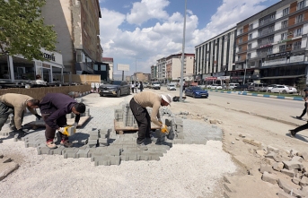 İpekyolu’nda Bozulan Kaldırımlar Yenileniyor