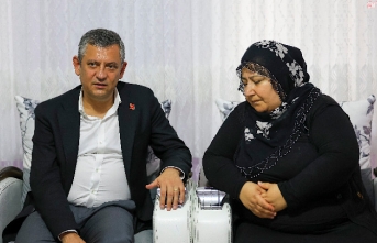 Özgür Özel, Rojin Kabaiş’in ailesini ziyaret...