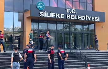 Silifke ve Adalar belediyelerine operasyon: Belediye...