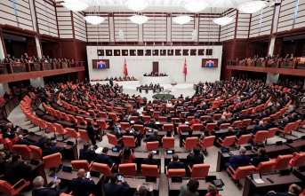 Çözüm sürecinde kritik aşama: AK Parti çerçeve yasa teklifini imzaya açtı